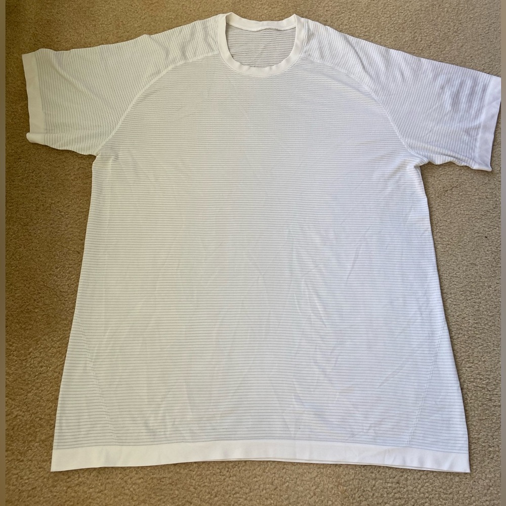 Lululemon Metal Vent Tech Short Sleeve Shirt/Size L